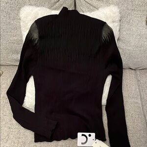 NWT Commence brand Black Long Sleeve Women's Top, XL but US size Medium